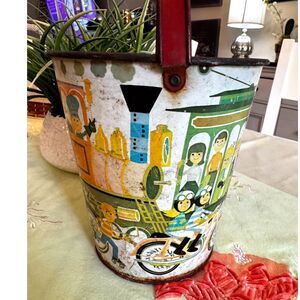 Vintage Chein tin child's beach pail, beach bucket great graphics